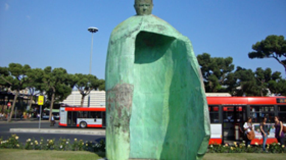 Critici la Roma faţă de o statuie a Papei Ioan Paul al II-lea