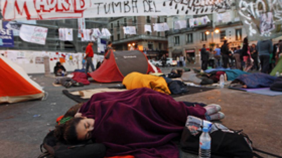 Tinerii spanioli continuă demonstraţiile în Spania