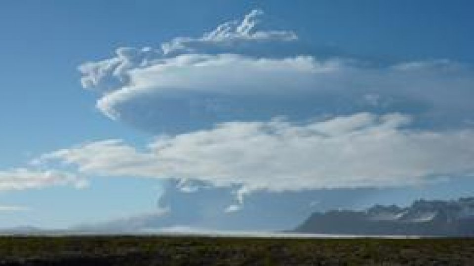 Vulcanul Grimsvotn afectează zborurile locale islandeze