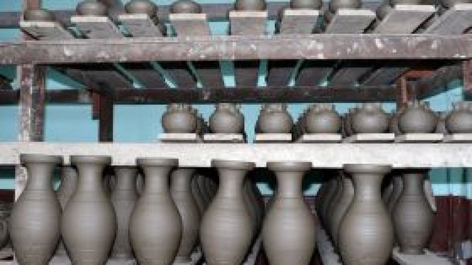 Prelucrarea ceramicii negre, meşteşug de la daci