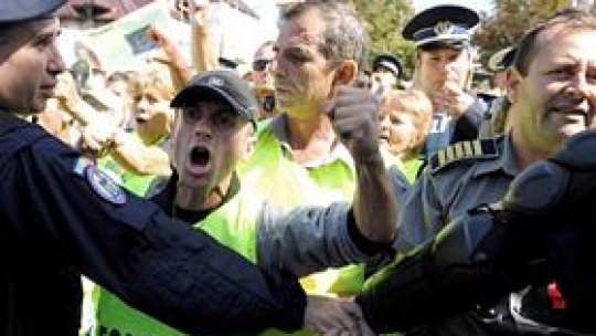 Poliţiştii "pichetează marţi parlamentul"