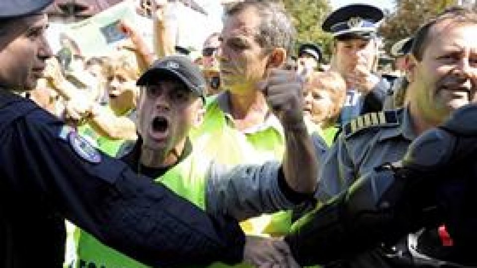 Poliţiştii "pichetează marţi parlamentul"