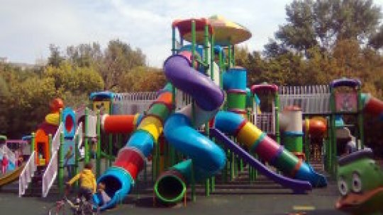 Loc de joacă, inaugurat de Ziua Copilului