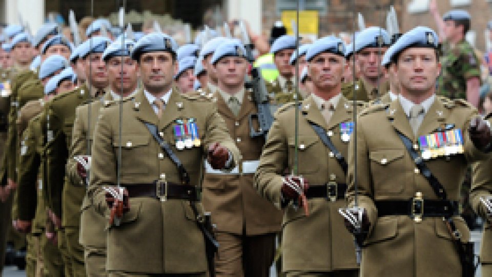 Soldaţii englezi vor purta "războaie informatice"