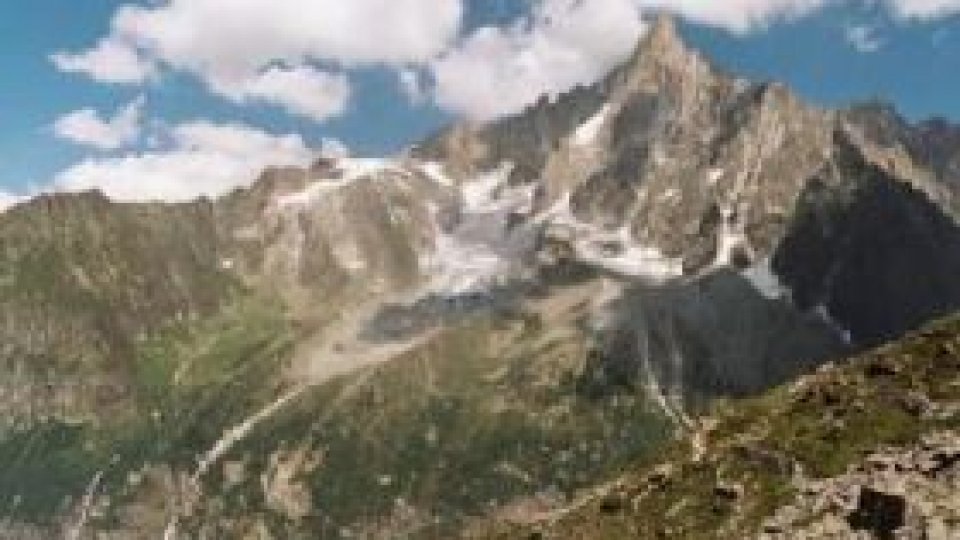 O localitate din Austria scoate la vânzare doi munţi