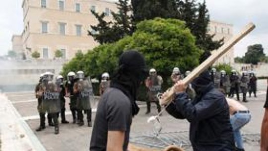 Proteste violente la Atena