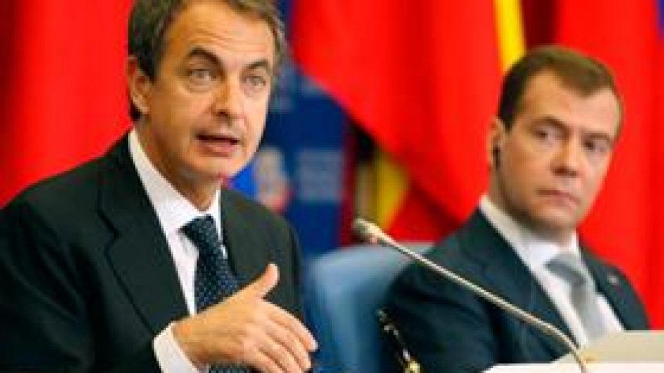 Piaţa financiară "ar trebui să fie reglementată mai strict"