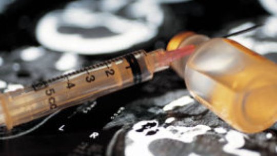 Consumatorii de narcotice se orientează spre droguri sintetice