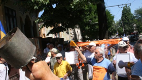 Pensionarii gălăţeni au ieşit în stradă