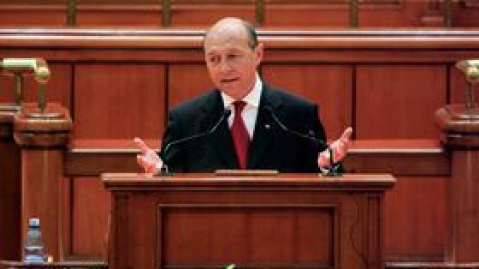 Constitution "in contradiction with political reality"