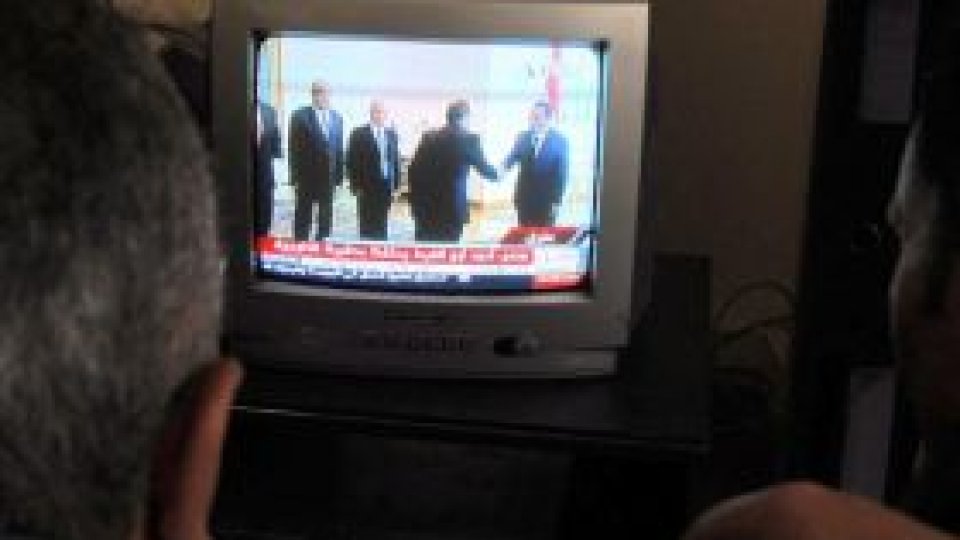 "Fără Twitter şi Facebook" la televiziunile franceze