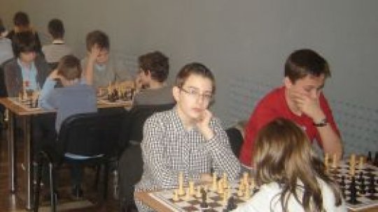 Micii şahişti vin la Radio România