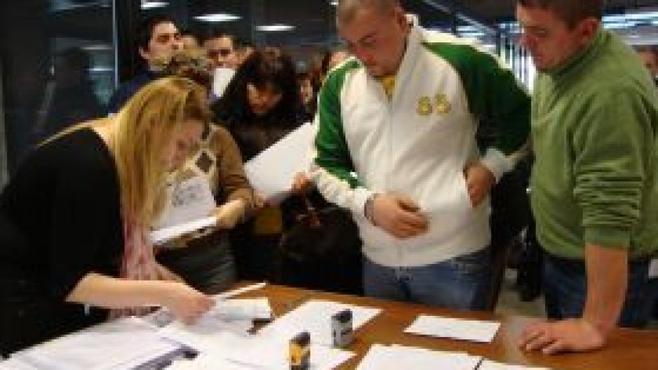 Apă minerală pentru salariaţii Primăriei din Iaşi