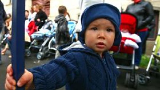 Peste două mii de botoşăneni abandonaţi de familii