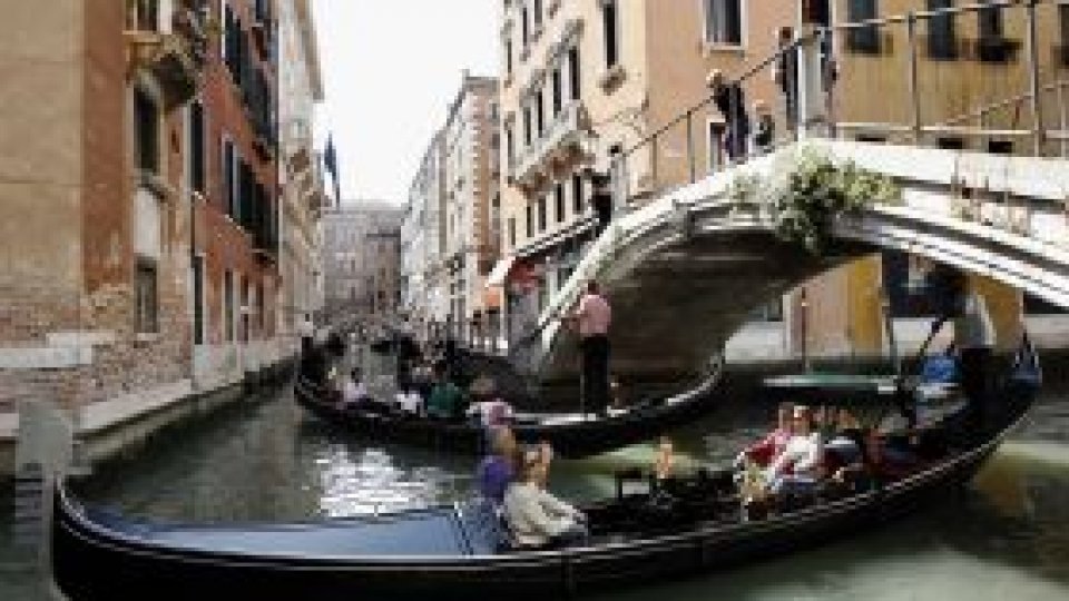 Vaporaşe diferite pentru turişti şi rezidenţi la Veneţia 