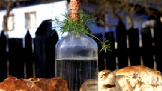 300 de litri de ţuică, confiscaţi