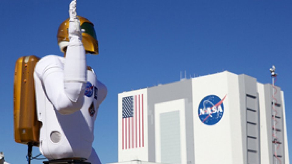 Primul robot humanoid de pe orbită