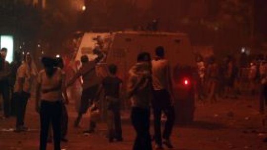 Stare de alertă în Cairo după devastarea ambasadei Israelului