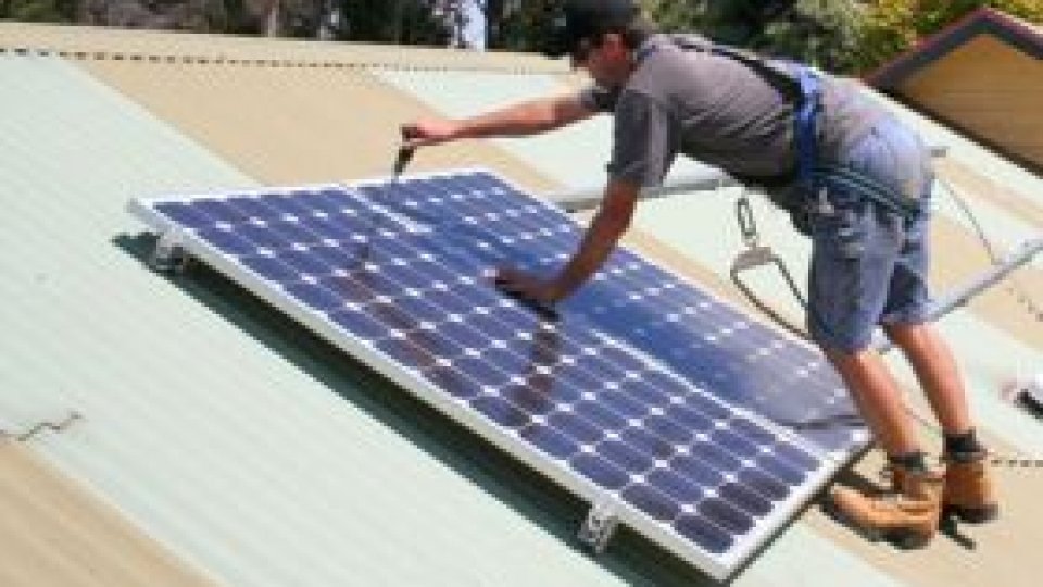 Energie verde în patru grădiniţe şi două şcoli
