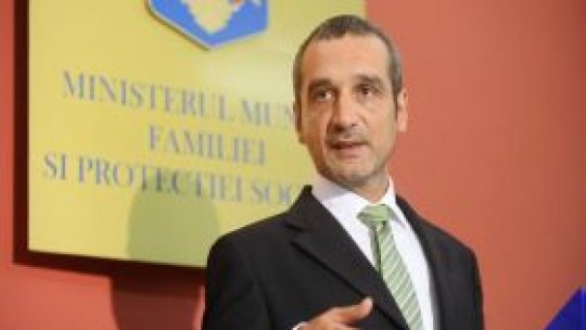 România "pierde prin amânarea legii asistenţei sociale"