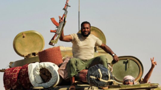 Liderii interimari ai Libiei promit "alegeri libere"