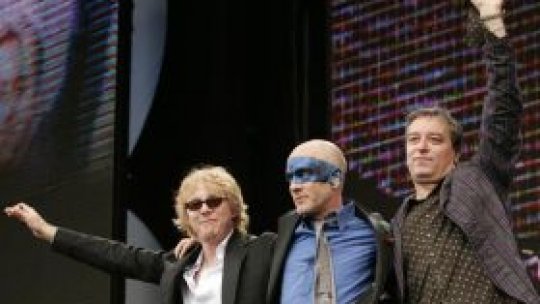 Trupa REM anunţă că se desparte