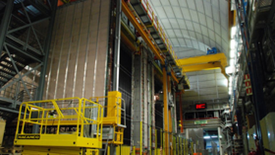 Viteza luminii "pare să fi fost depăşită" la CERN