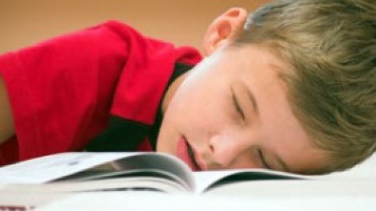 Povestea împăratului prefăcut în copac