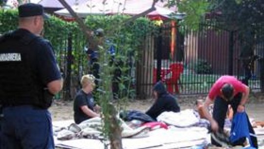 Numărul cerşetorilor, redus cu amenzi şi camere video