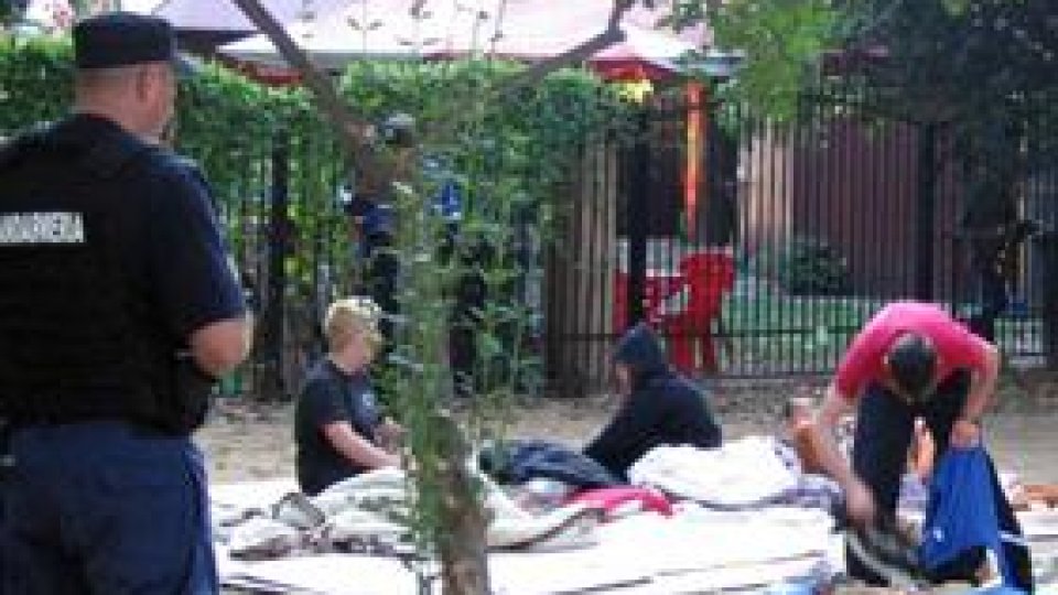 Numărul cerşetorilor, redus cu amenzi şi camere video
