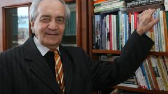 Ziaristul Virgil Lazăr a devenit subiect de carte