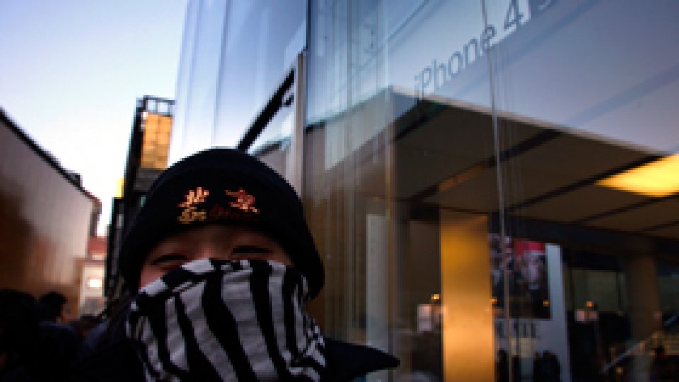 Apple, nevoit să închidă uşile magazinelor sale din China