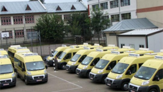 Microbuze şcolare noi pentru elevii din judeţul Olt