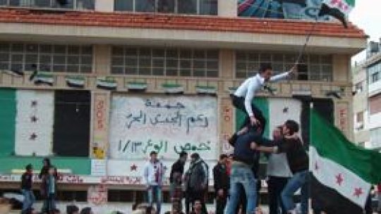 Qatarul cere ţărilor arabe să trimită trupe în Siria