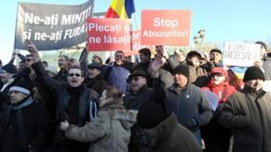 Proteste reluate în mai multe oraşe din ţară