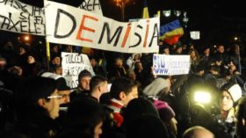 Proteste şi violenţe