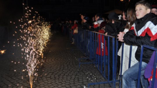 Mii de bistriţeni au ieşit în stradă la cumpăna dintre ani