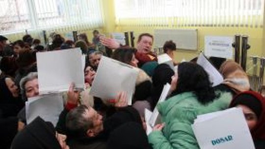 Şi fără indemnizaţii, şi cu dosar penal
