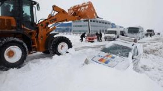 Situaţia drumurilor "se remediază progresiv"