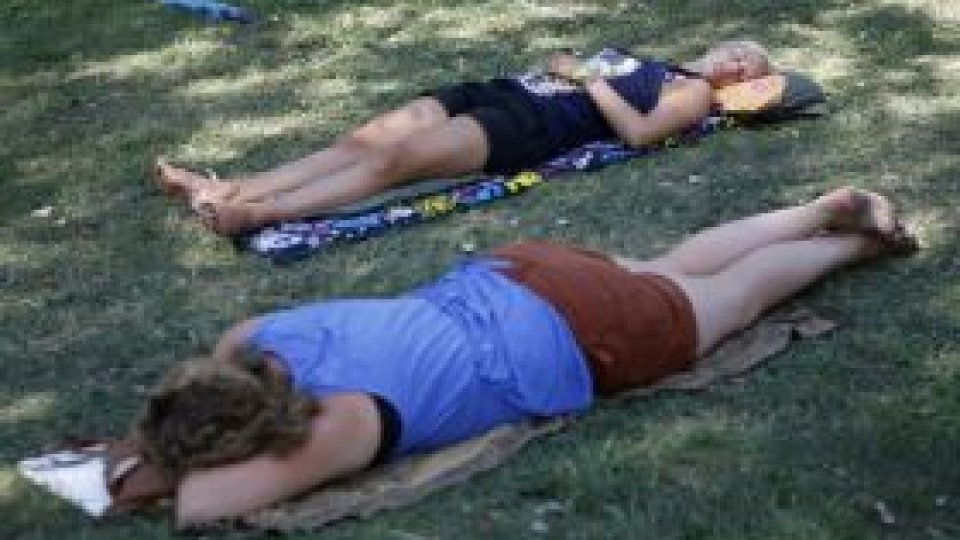 Ce beneficii aduce somnul de după amiază?