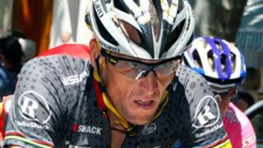 Lance Armstrong rămâne fără titlurile din Turul Franţei