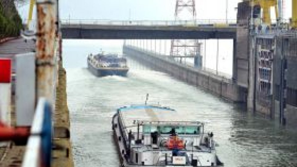 Navigaţia prin ecluza de la Porţile de Fier 1, reluată