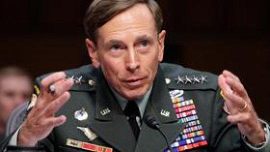 Directorul CIA David Petraeus a demisionat