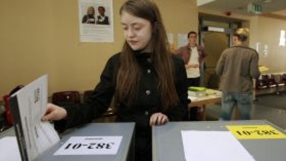 Tinerii, "prea puţin interesaţi de vot"