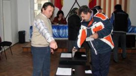 Serviciile de evidenţă a populaţiei vor lucra şi de alegeri