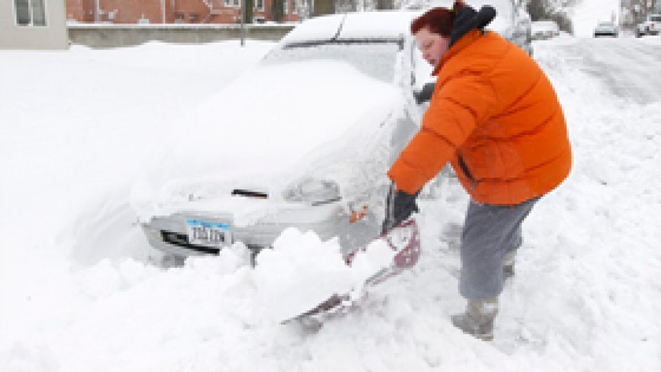 Nordul şi centrul SUA, lovite de o furtună de zăpadă