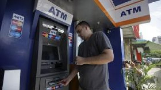 Comportamentul românilor faţă de credite "se modifică"