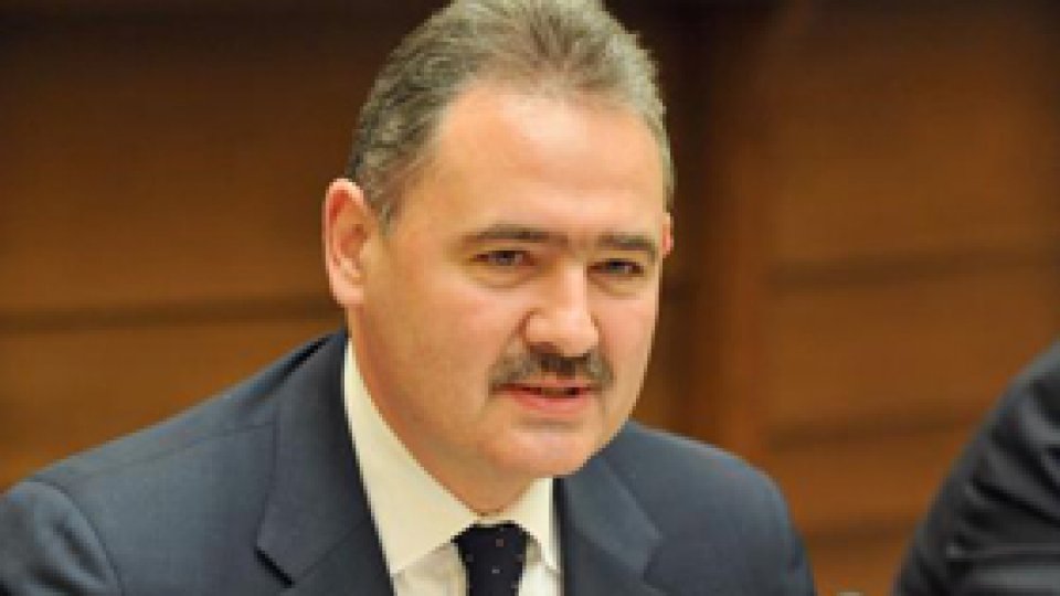 FMI analizează dacă este posibil sau nu creşterea salariilor