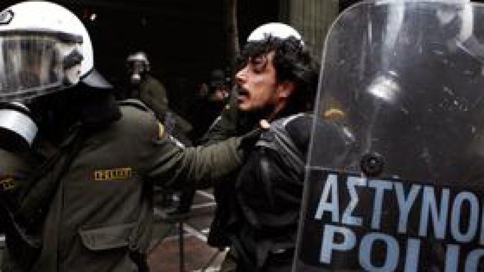 Proteste violente la Atena