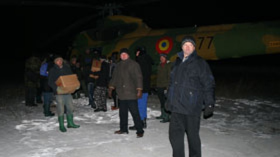 Snowdrifts isolate tens of thousands of people